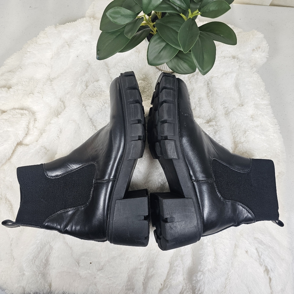 ASOS DESIGN Wide Fit Adjust chunky chelsea‎ boots in black - Picture 9 of 13